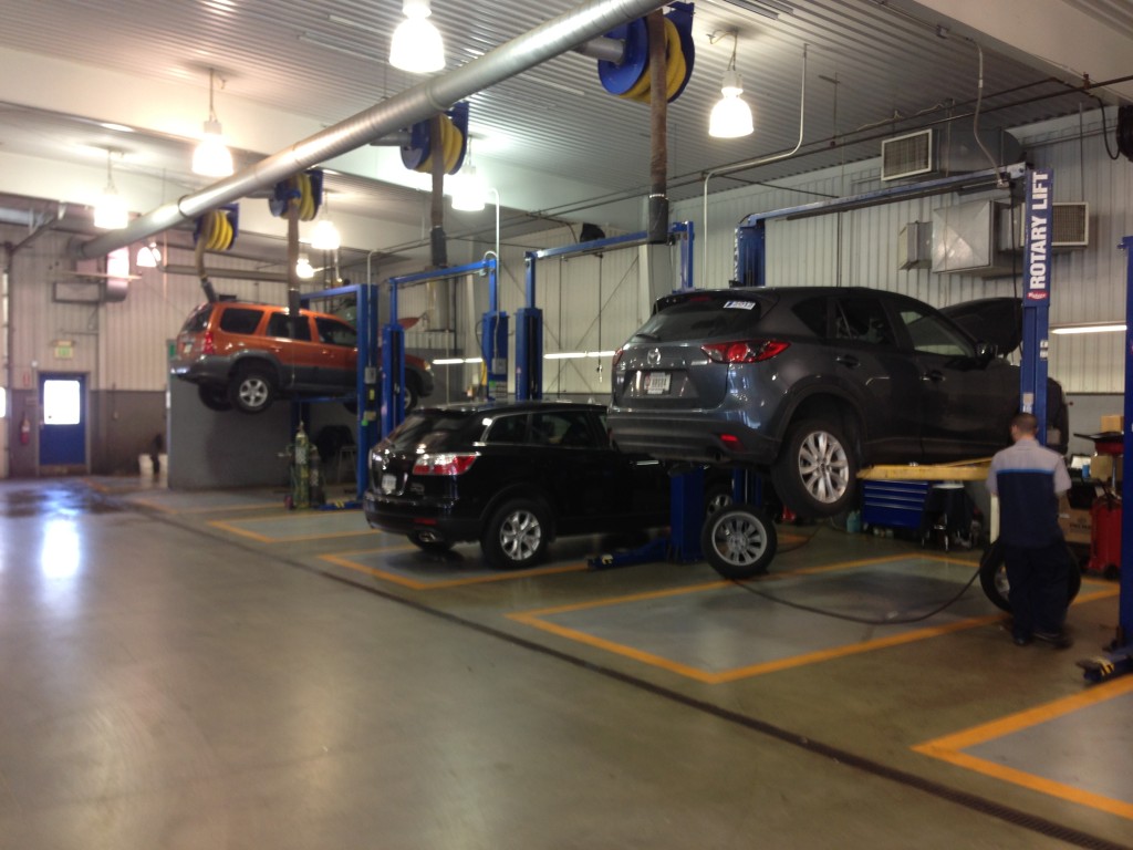 Service Technician versus Auto Mechanic Which do you want? Indy Auto
